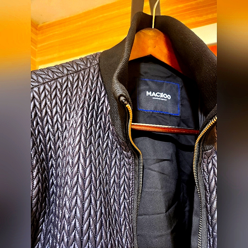 Maceoo, Jacket